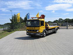 Mercedes Atego 1323 mit Kran 3.jpg