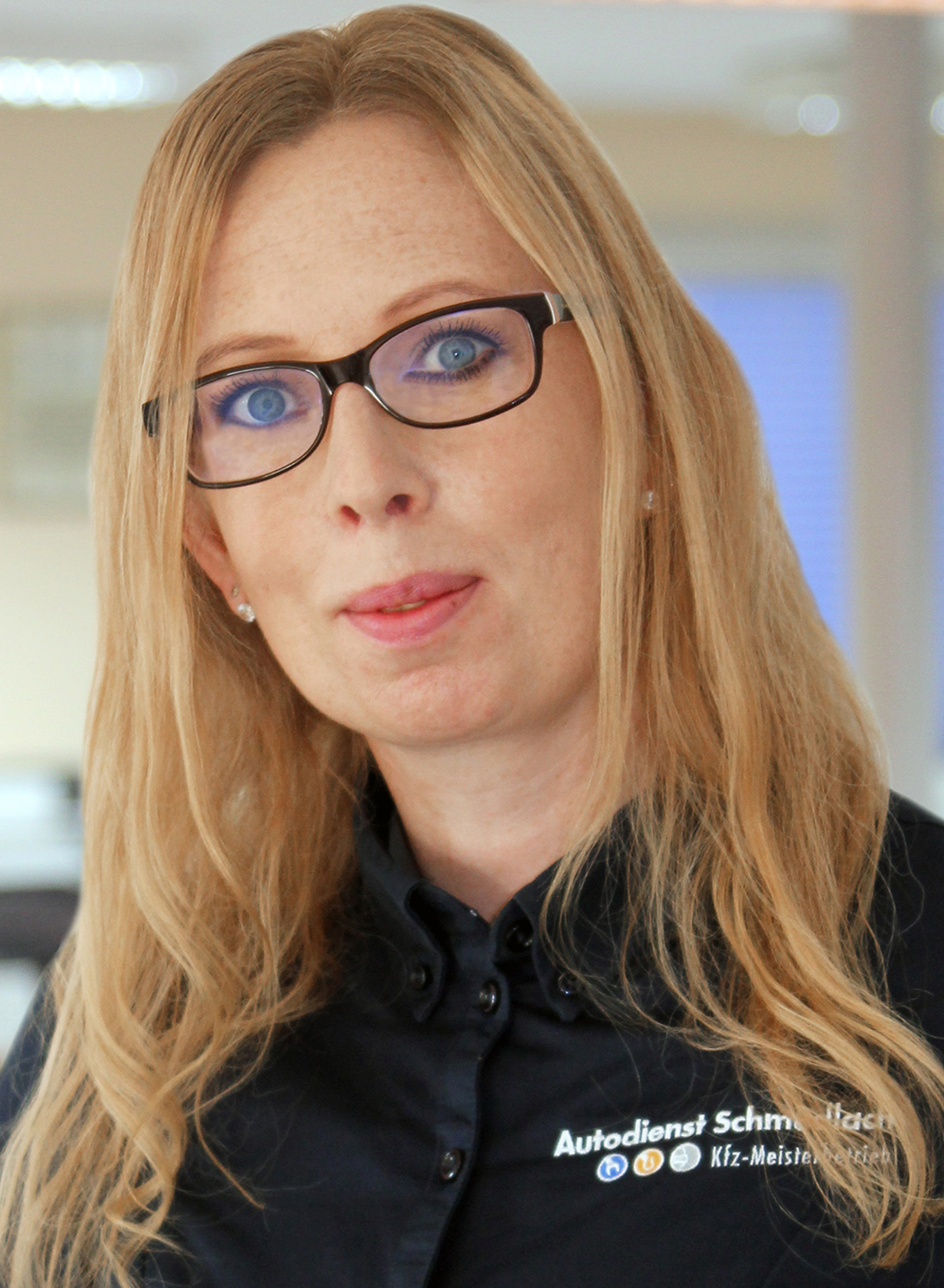 Dana Morgan Schmudlach_Portrait_Dana_bearb_02.jpg